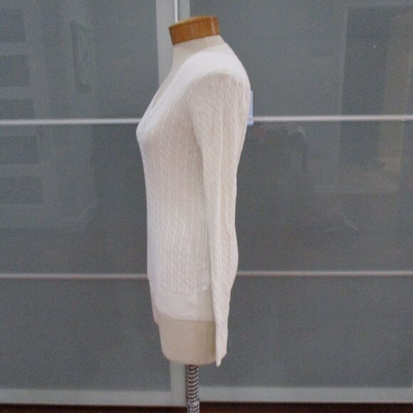 Tommy Hilfiger Long Sleeve V-Neck Lightweight Sweater - Picture 2 of 6